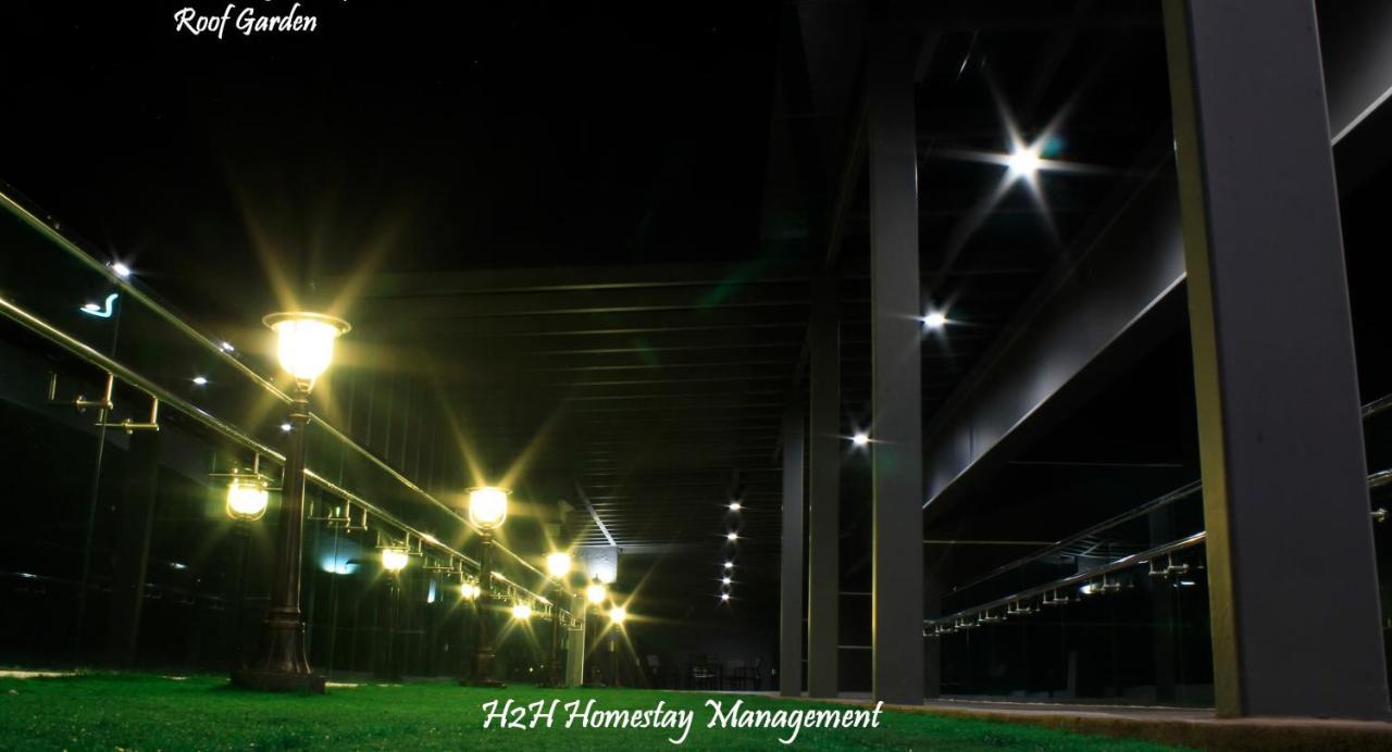 H2h - Neo Casual - Majestic Town Center - 8pax